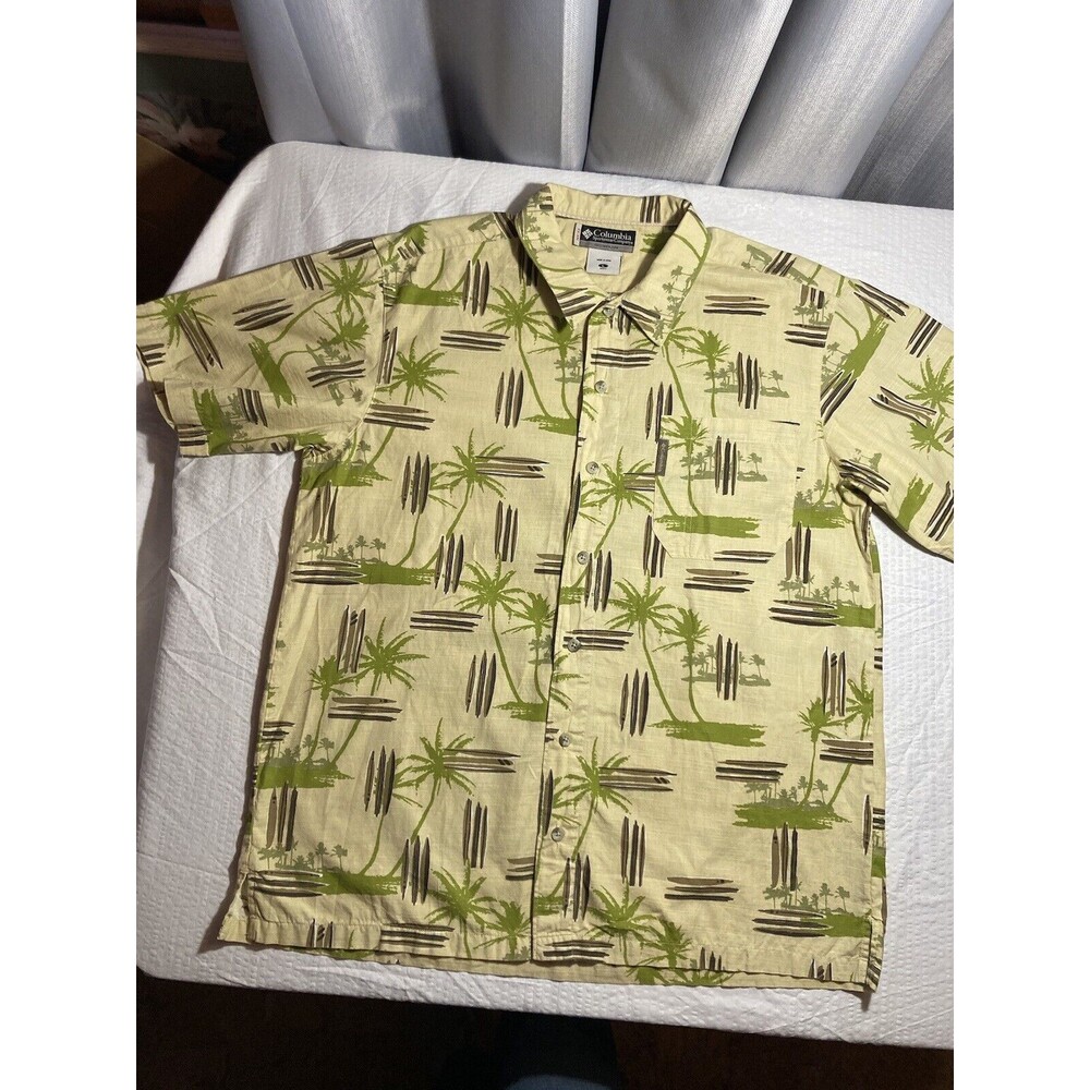 Columbia Sportswear Mens Sz Large Button down shirt Palm Tree Short Sleeve Green